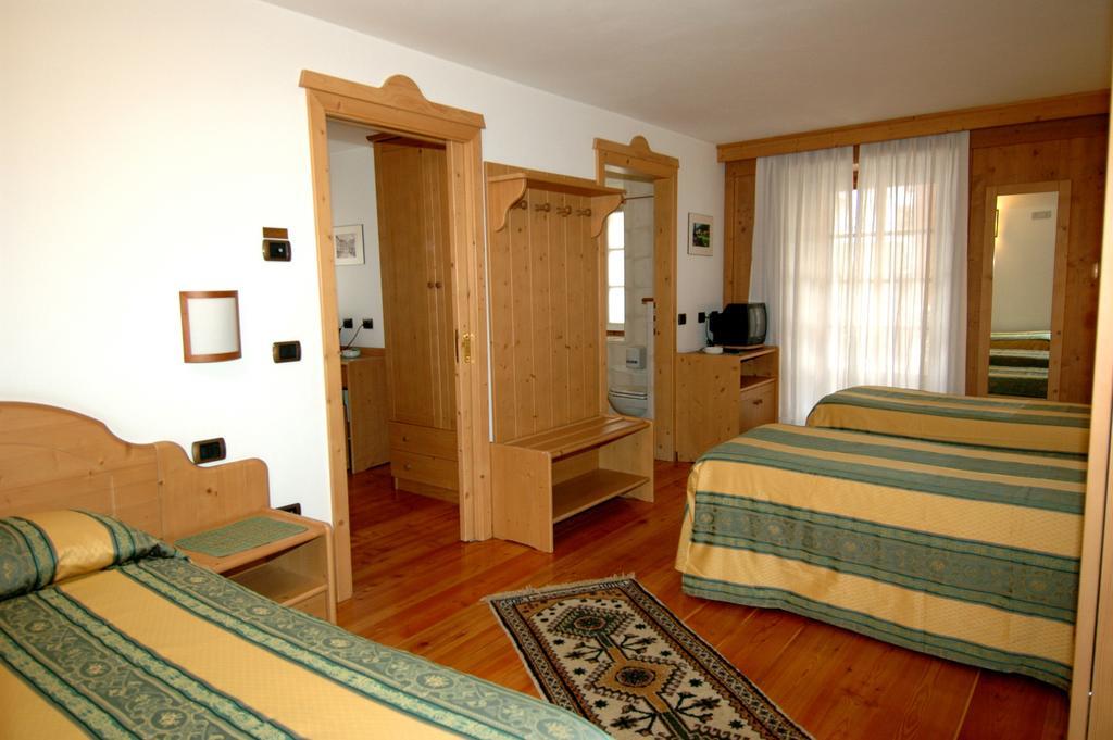 Hotel Sport Santa Caterina Valfurva Szoba fotó